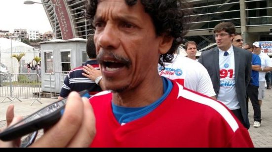 Imagem Binha é o primeiro a chegar na Arena para votação: espero ganhar 
