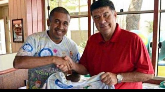 Imagem Ex-técnico da dupla BAVI, Joel Santana inspira escola de samba do Rio
