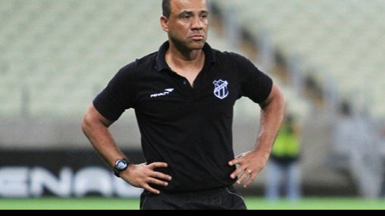Imagem Perto de anúncio oficial, novo técnico do Bahia já está em Salvador