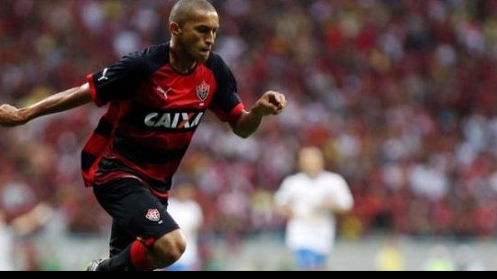 Imagem Nino rasga elogios a Neto Baiano e diz que aprendeu a amar o Vitória