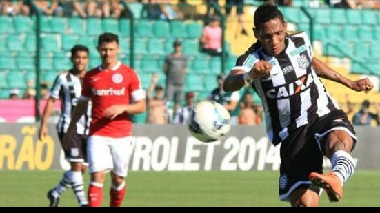 Imagem Atacante que decepcionou no Bahia negocia com o Botafogo
