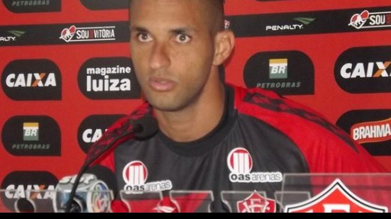 Imagem Ex-zagueiro do Vitória deve seguir para o Paysandu