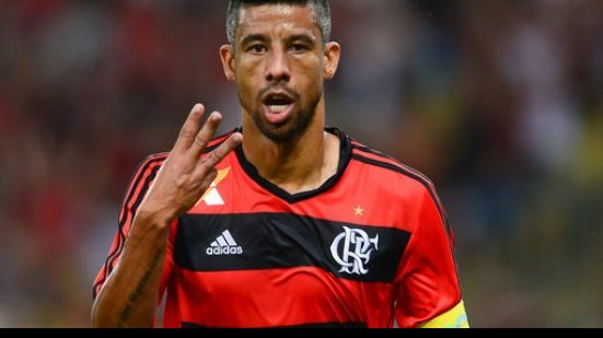Imagem Depois de muita especulação, Léo Moura renova com o Flamengo