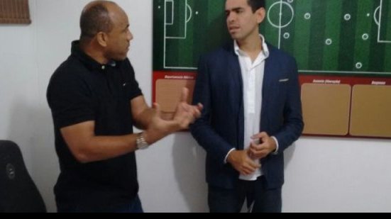 Imagem Soares projeta 2015, traça perfis de atletas e rasga elogios a Charles