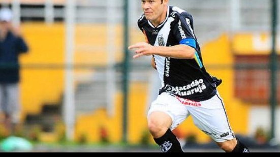 Imagem Renato Cajá pede alto e deve deixar a Ponte Preta