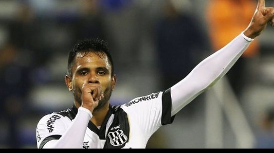 Imagem Ponte Preta está perto de renovar com volante que decepcionou no Vitória