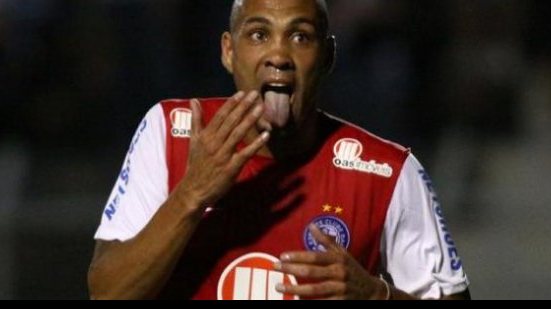 Imagem Ex-jogador da dupla BAVI, Souza está muito próximo de reforçar o Santa Cruz