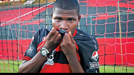 Imagem Fortaleza anuncia contratação de atacante que passou pelo Vitória