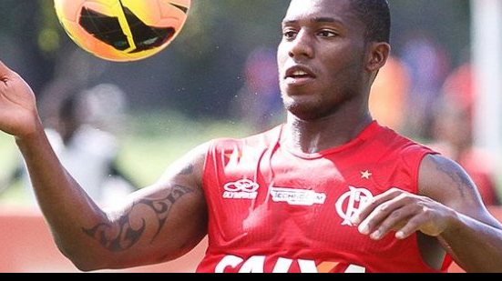 Imagem Volante do Flamengo é o novo reforço do Vitória