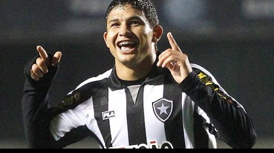 Imagem Botafogo quita dívida com o Vitória por venda de Elkeson