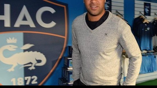Imagem Clube francês quer mais dois brasileiros depois de anunciar Adriano