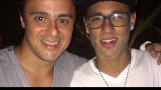 Imagem Neymar e Felipe Massa recarregam energias para 2015 em Trancoso
