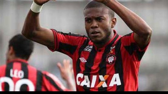 Imagem Grupo de investidores vai colocar ex-atacante do Vitória no Flamengo
