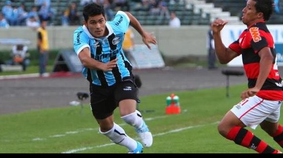 Imagem Imprensa gaúcha coloca lateral do Grêmio na mira do Bahia