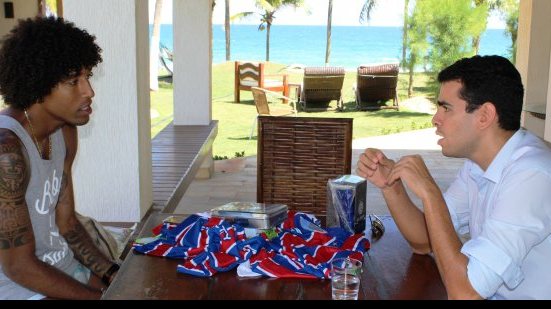 Imagem Após afirmar que quer defender o Bahia, Dante se reúne com presidente