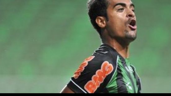 Imagem Tchô chega a Salvador e já fala como jogador do Bahia