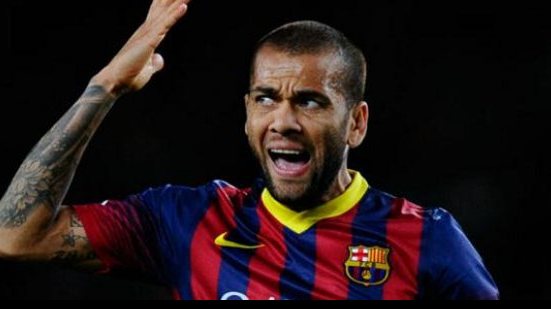 Imagem Barcelona pode renovar com Daniel Alves por conta de punição