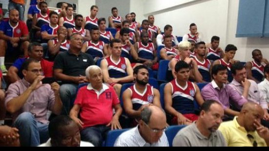 Imagem  Kieza, Pittoni e Hélder não comparecem à apresentação do elenco para 2015