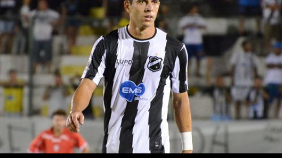 Imagem  Meia ex-Vitória acerta com o América-RN