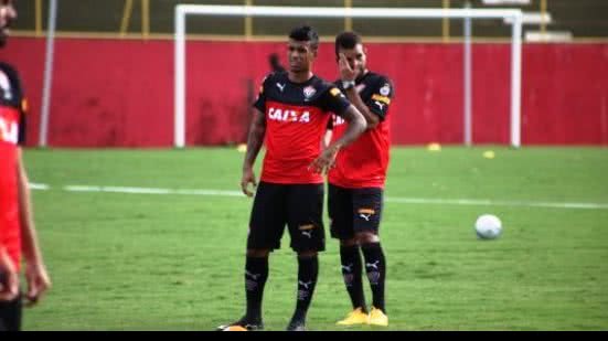 Imagem Com presença de Vander, Vitória realiza treino tático