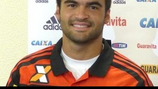 Imagem Arthur Maia chega ao Flamengo dizendo ser torcedor: “já briguei pelo clube”