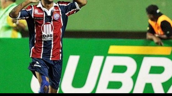 Imagem Ávine sente dores após treino e aparece mancando no Fazendão