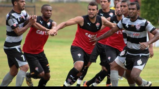 Imagem Com muitas experiências Vitória goleia Leônico em jogo-treino