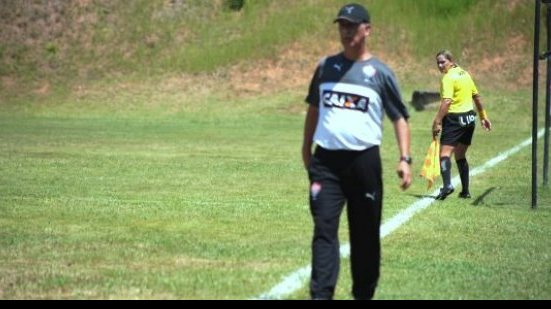 Imagem Técnico do Vitória fica satisfeito com desempenho da equipe em jogo-treino