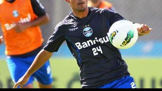 Imagem Emprestado pelo Grêmio, lateral já está no Fazendão para assinar com o Bahia