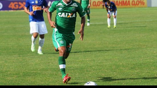 Imagem Sem clube, Diones aguarda propostas após deixar a Chapecoense