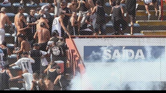 Imagem Tumulto em jogo do Corinthians deixa 30 feridos