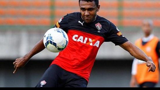 Imagem Zagueiro renova contrato com o Vitória