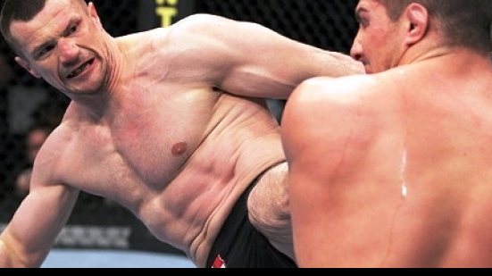 Imagem Lenda do MMA encara brasileiro no retorno ao UFC