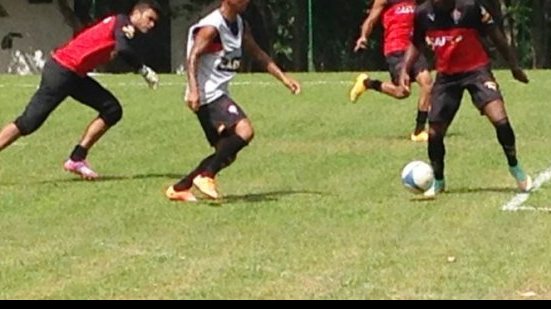 Imagem Após derrota, Drubscky muda o Vitória para último amistoso