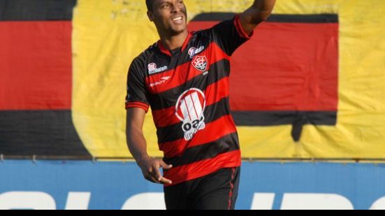 Imagem  Atacante Elton pode estar de volta ao Vitória