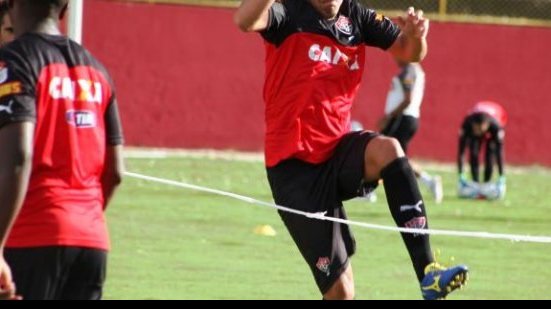 Imagem Zagueiro é regularizado e é mais um que pode estrear domingo pelo Vitória