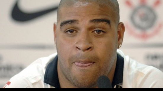 Imagem Sem investidor, clube da segunda divisão desiste de contratar Adriano