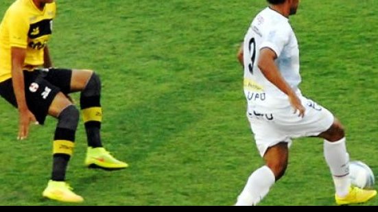 Imagem Zagueiro revelado no Vitória comemora volta aos gramados no Paulistão