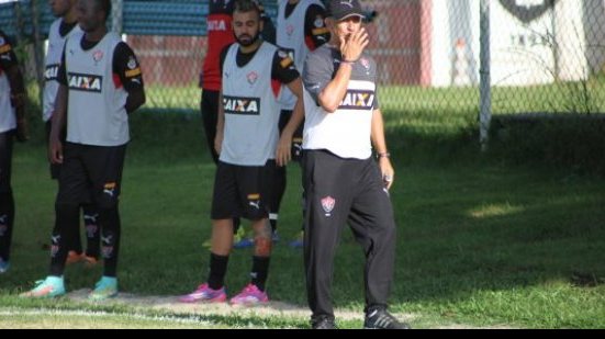 Imagem Sem novidades, Drubscky anuncia relacionados do Vitória