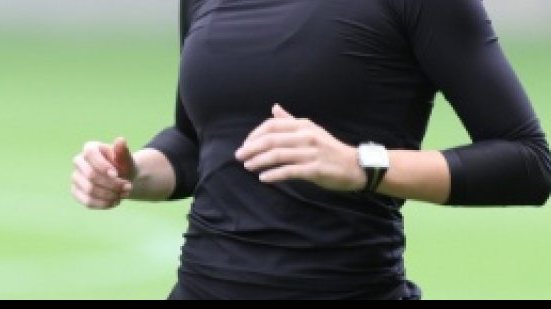 Imagem Alvo de polêmicas, assistente musa atuará em CRB x Bahia