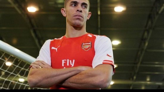 Imagem Ex-Vitória deve estrear pelo Arsenal domingo