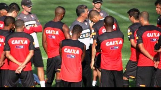 Imagem Drubscky divulga lista de relacionados para Vitória x América-RN