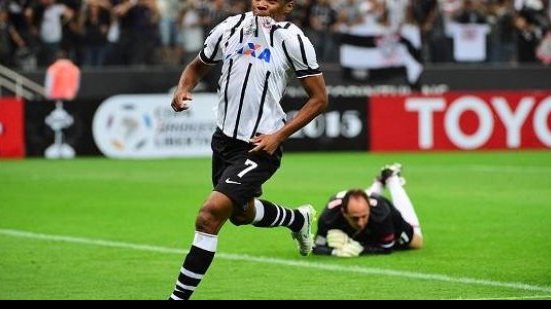 Imagem Corinthians vence clássico contra o São Paulo pela Libertadores