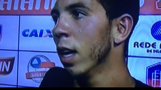 Imagem Flávio estreia bem no Vitória e quase marca: “foi por pouco”