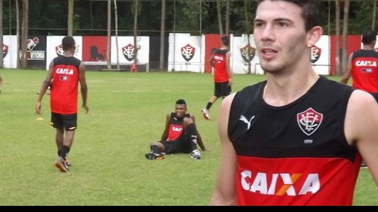 Imagem Com presença de Luiz Gustavo, Vitória treina de olho no Galícia