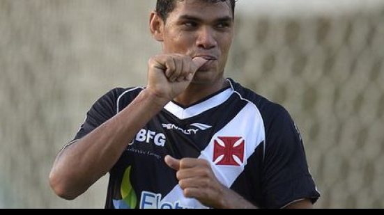 Imagem Dakson, meia ex-Vasco, é o novo reforço do Vitória