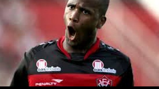 Imagem Vídeo: torcida do Vitória hostiliza Willie em Pituaçu: “vai tomar no...”