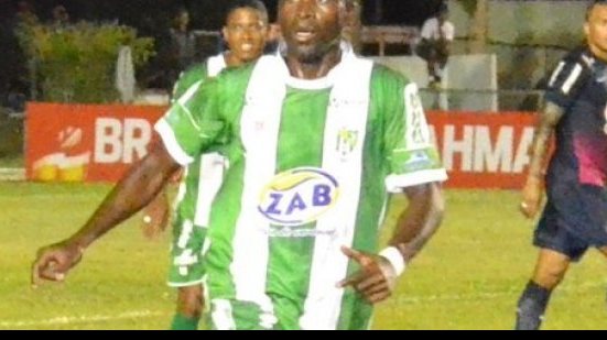 Imagem Conquista anuncia retorno de atacante e contrata lateral esquerdo para o Baianão
