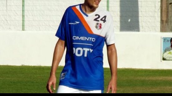 Imagem Ex-zagueiro do Vitória comemora gol contra arquirrival em Pernambuco