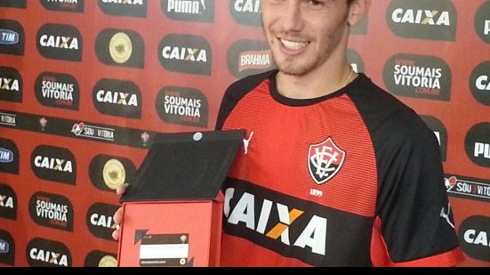Imagem Sem previsão de reestreia, Luiz Gustavo quer ficar em definitivo no Vitória